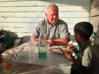 octobre 2011 - à table avec ses petits enfants